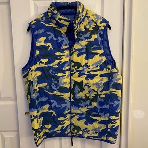 Camo print reversible light down vest